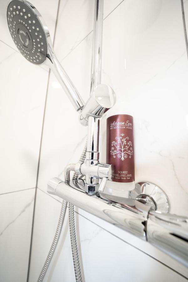 Hotel Zur Alten Stadtkellerei Лейпциг Экстерьер фото A shower gel